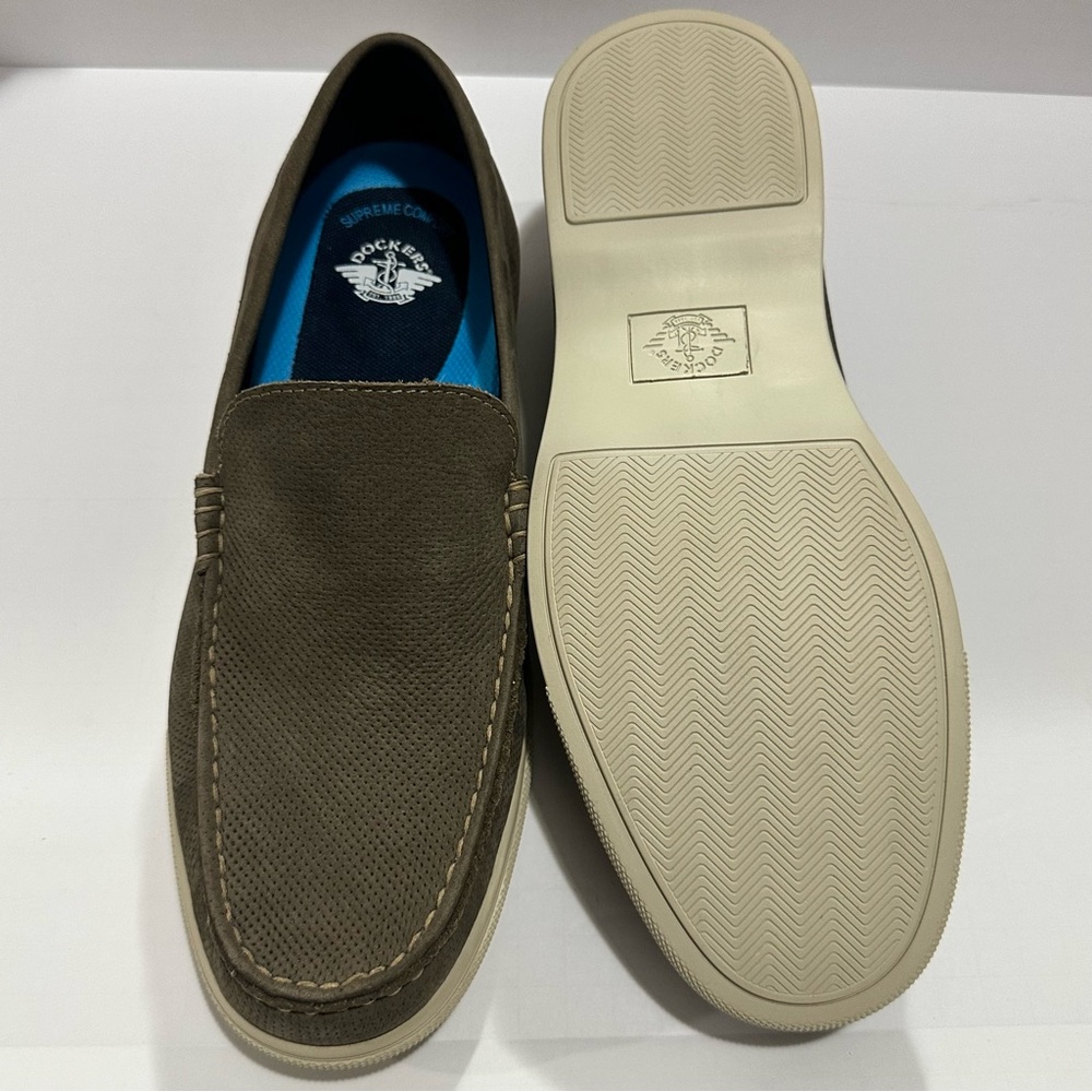 Dockers Men's Size 10M Brown Leather Loafers
 Brand New without box.